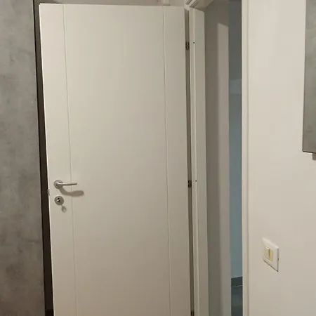 Casa N 2 Con Parcheggio Privato E Colonnina Ricarica * Livorno