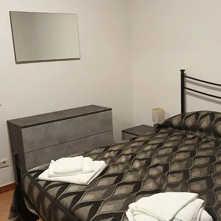 Casa N 2 Con Parcheggio Privato E Colonnina Ricarica * 利沃诺