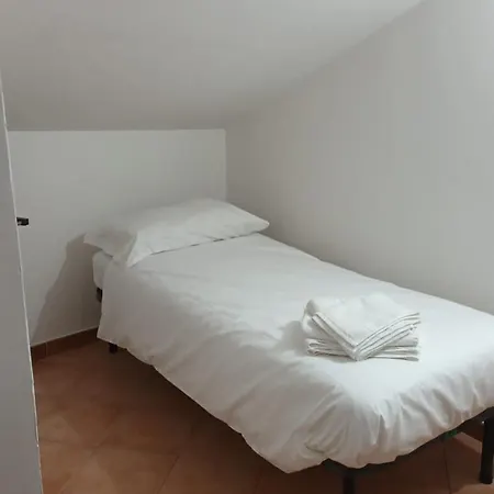 Casa N 2 Con Parcheggio Privato E Colonnina Ricarica * 利沃诺