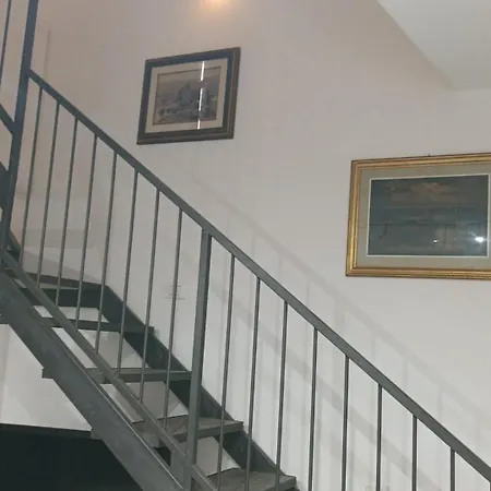 Casa N 2 Con Parcheggio Privato E Colonnina Ricarica 利沃诺