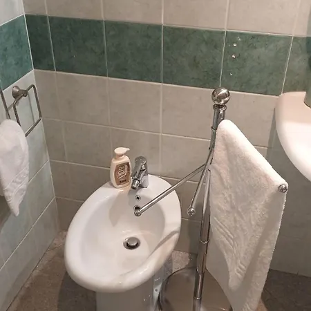 Casa N 2 Con Parcheggio Privato E Colonnina Ricarica Apartment Livorno